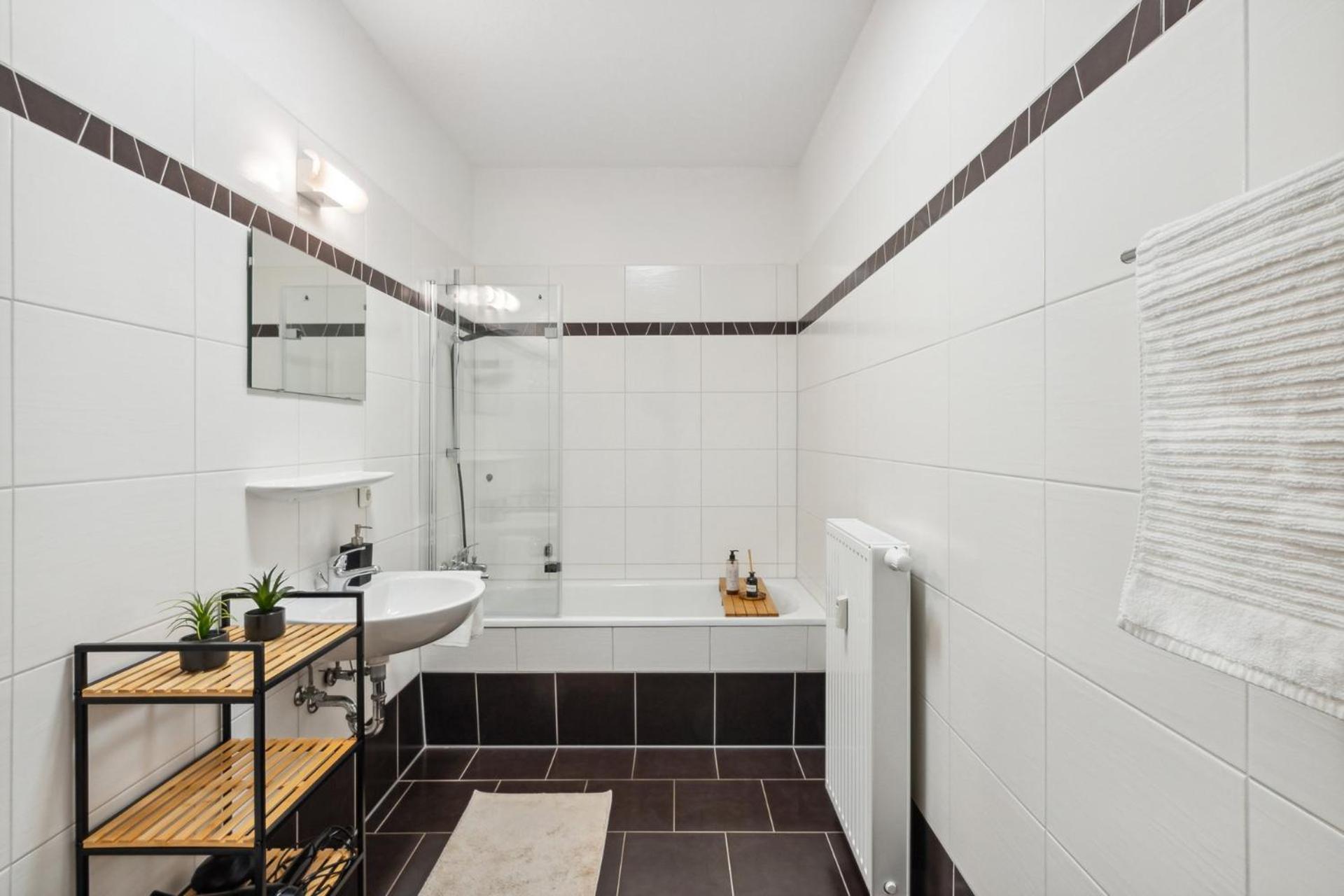 Homespace - - Gemuetliches Mit Balkon Apartment